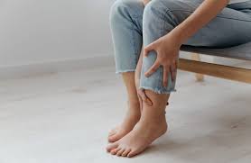 أهم أسباب تنميل الرجل وعلاجها